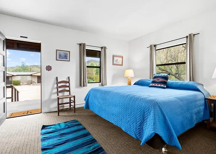 Saguaro Lake Ranch Lodge *