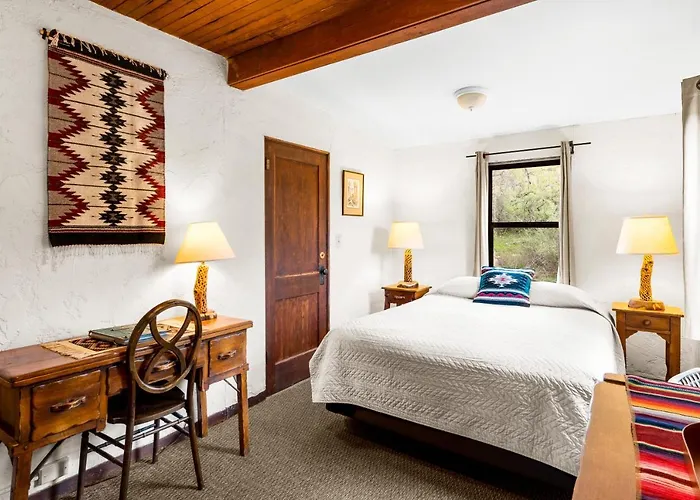 Lodge Saguaro Lake Ranch *