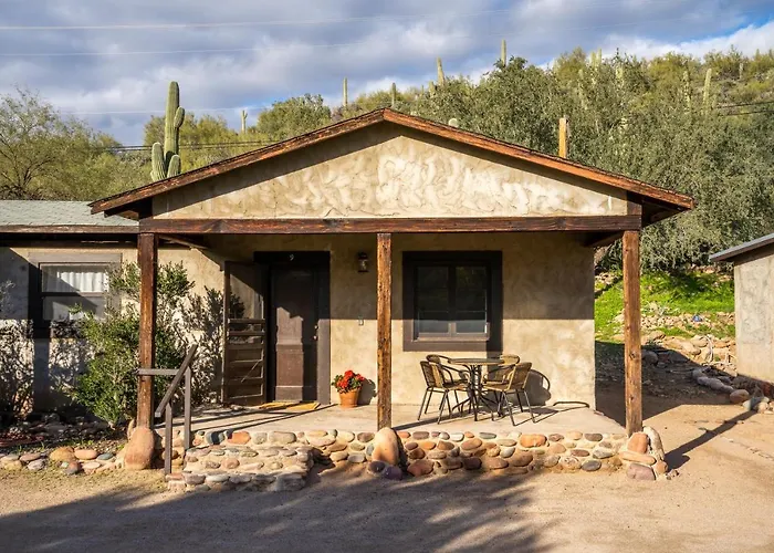 Lodge Saguaro Lake Ranch *