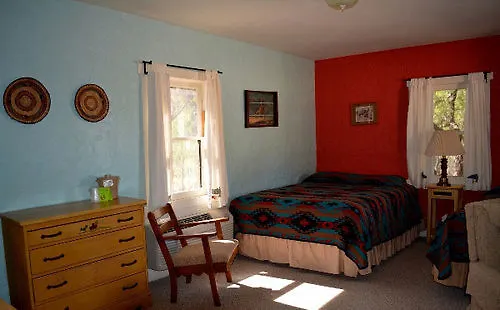 Lodge Saguaro Lake Ranch Tortilla Flat