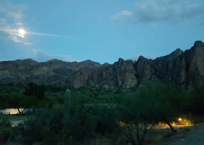 Saguaro Lake Ranch Lodge