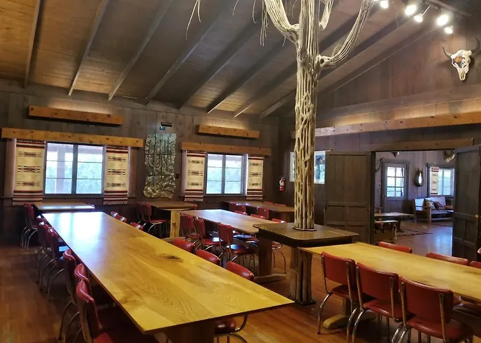 Lodge Saguaro Lake Ranch